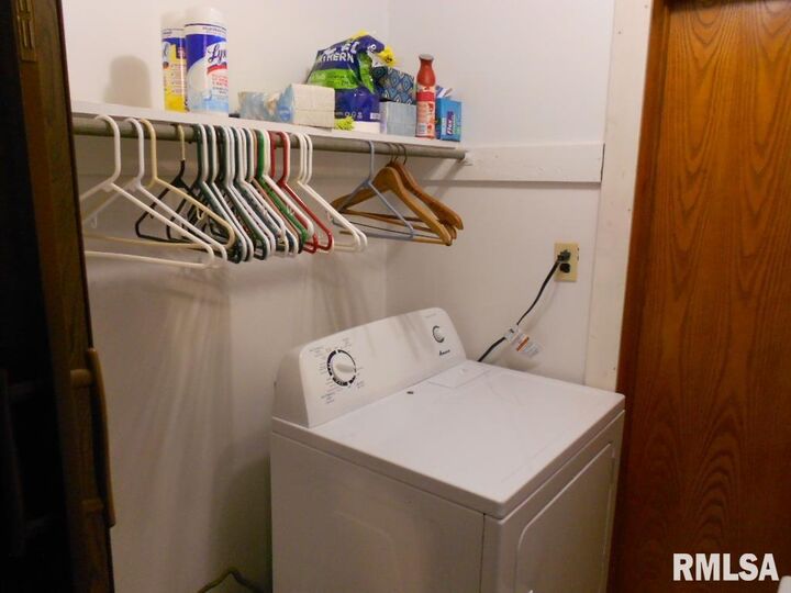 Property Photo: 233 N Linden Street IL 61369-9004