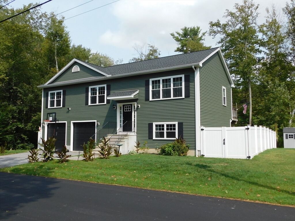 Property Photo:  16 Wakefield Ave  MA 01570