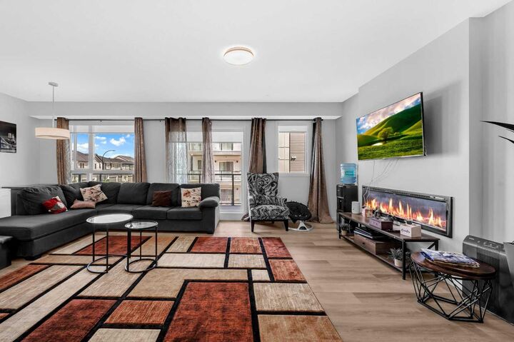 33 Carringham Gate NW 3204  Calgary AB T3P 2H6 photo