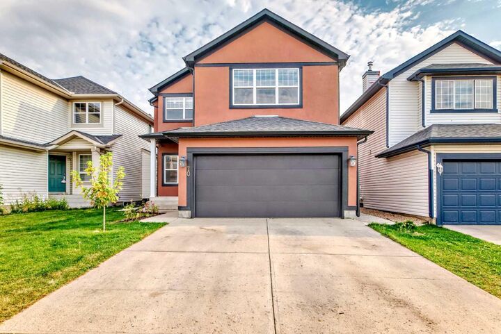 Property Photo:  70 Marthas Meadow Close NE  AB T3J 4N7 