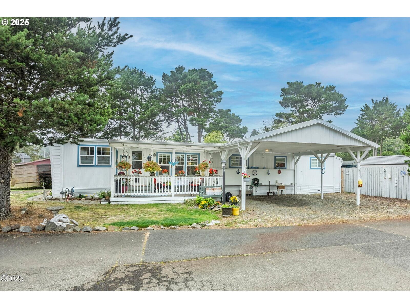 Property Photo:  4800 SE Inlet Ave 37  OR 97367 