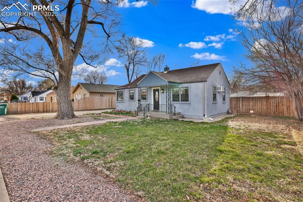 Property Photo:  2411 Wyoming Avenue  CO 81004 