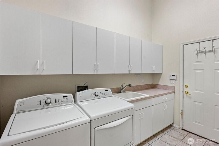Property Photo: 6204 59th Avenue Ct W WA 98467
