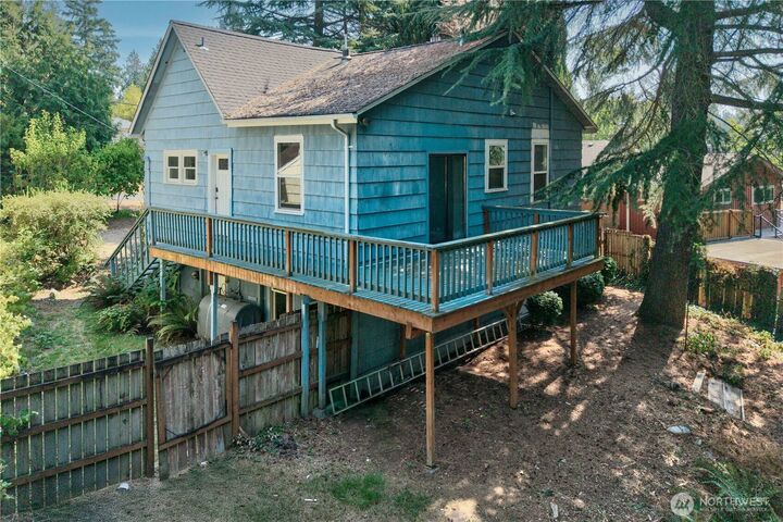 Property Photo: 11027 Alton Avenue NE WA 98125