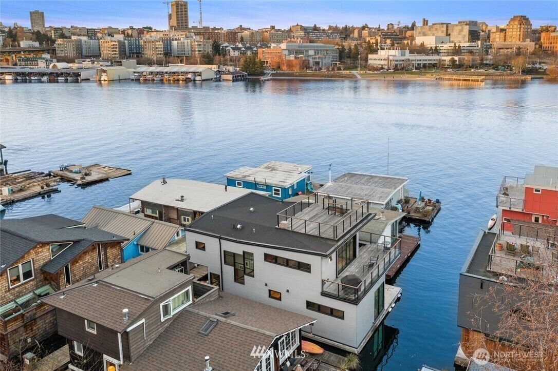 Property Photo: 3146 Portage Bay E G WA 98102
