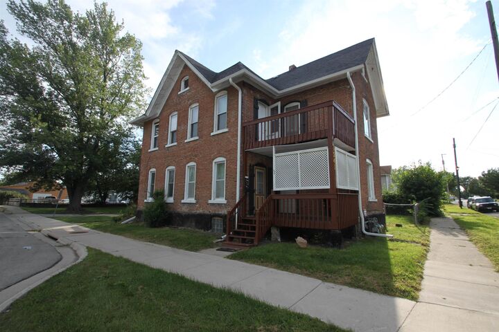 Property Photo: 1241 6th Avenue IL 61104