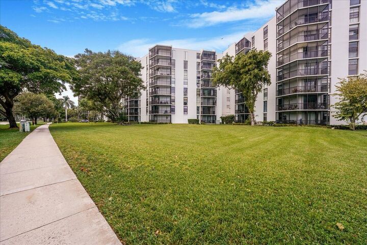 3475 N Country Club Drive 602  Aventura FL 33180 photo