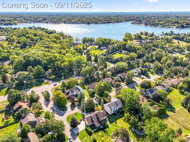 5084 Champlain Circle  West Bloomfield Twp MI 48323 photo