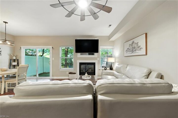 Property Photo:  1334 Linkhorn Cir  VA 23451 