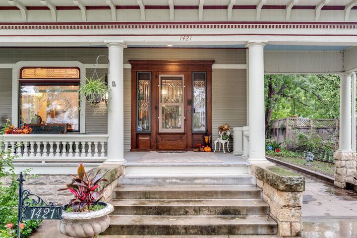 Property Photo:  1421 N Park Pl  KS 67203 