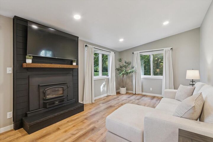 11121 North Arthurs Drive  Edgerton WI 53534 photo