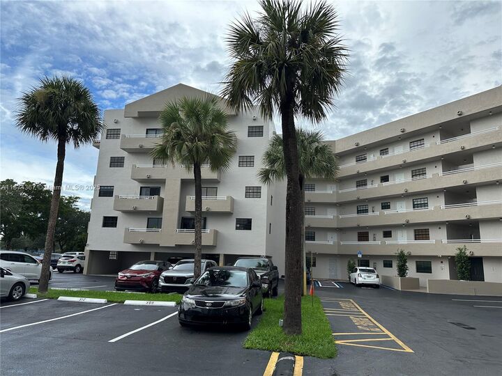 Property Photo: 15969 NW 64th Ave 507 FL 33014