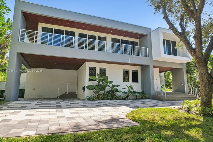 425 Harbor Dr  Key Biscayne FL 33149 photo