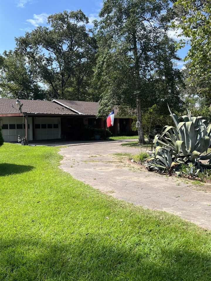Property Photo: 109 Pr 8776 TX 77664