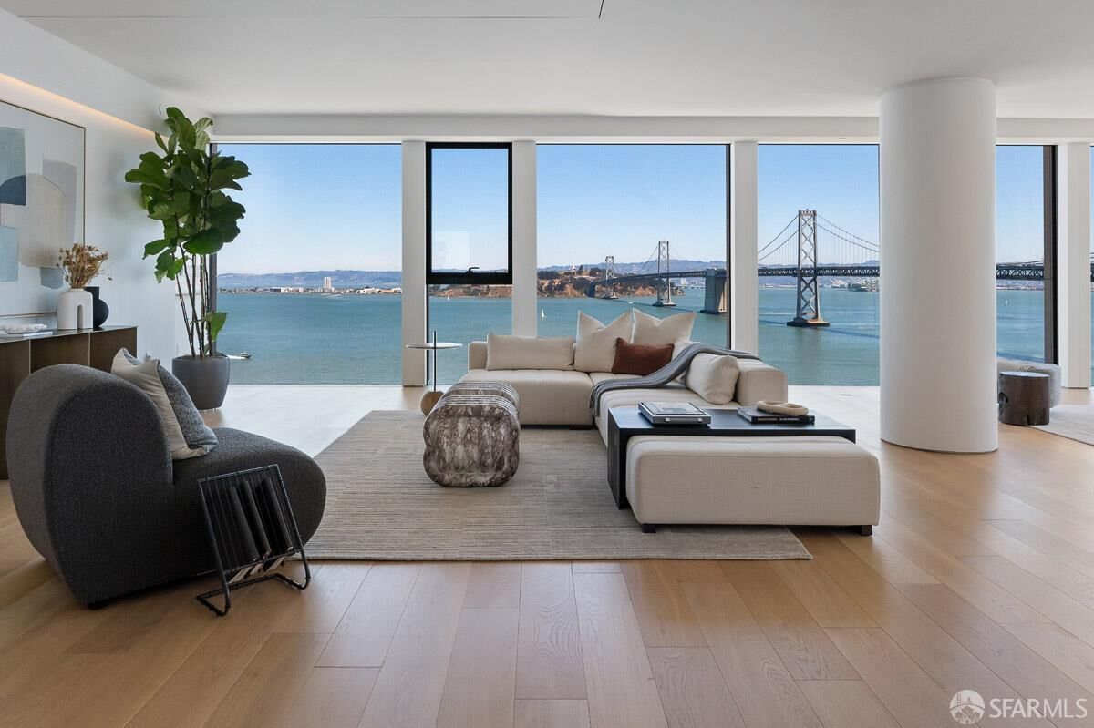 Property Photo: 1 Steuart Lane 1901 CA 94105