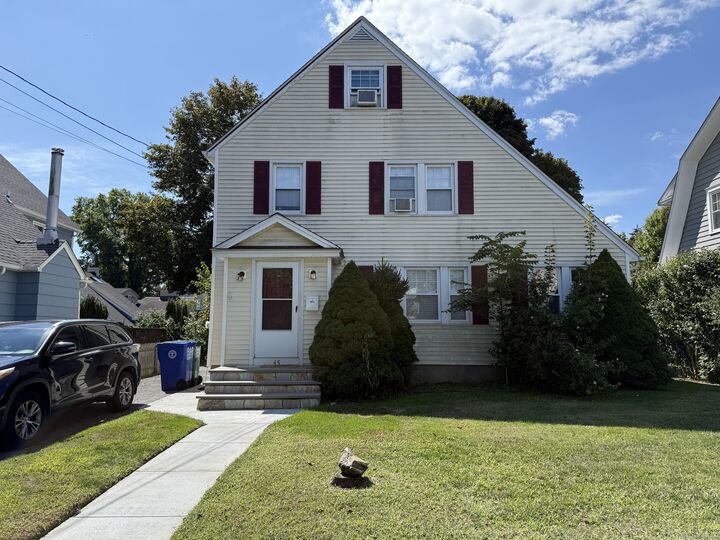 45 Queens Avenue  Stratford CT 06614 photo
