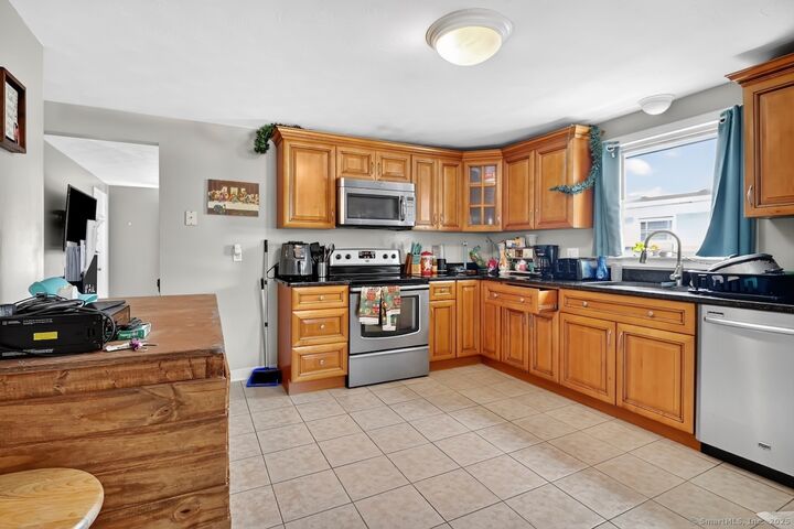 Property Photo: 19 Ridgewood Street CT 06053