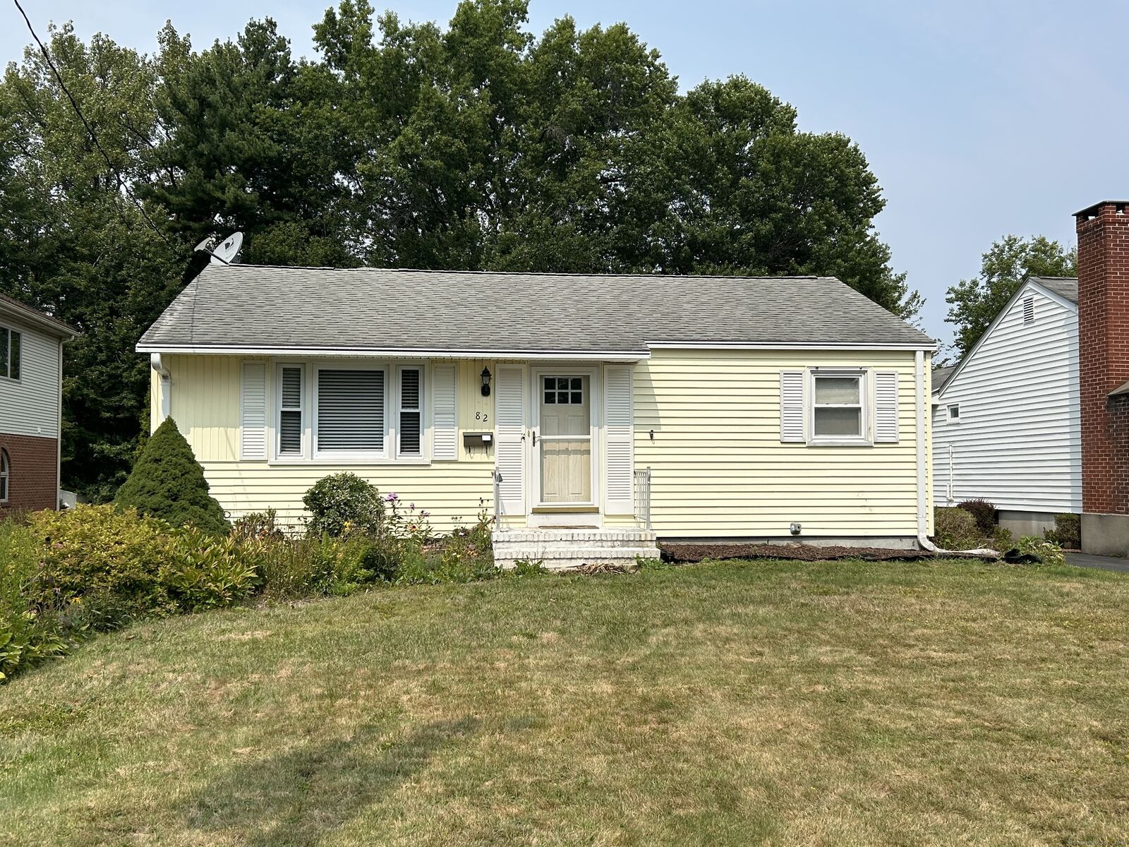 Property Photo:  82 Dale Road  CT 06109 