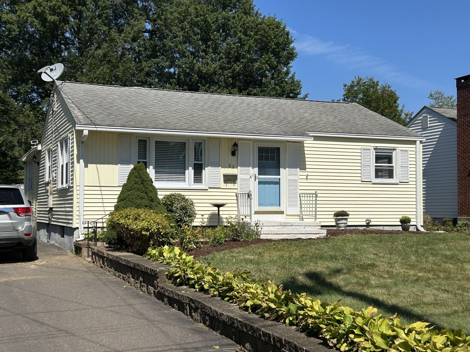 Property Photo:  82 Dale Road  CT 06109 