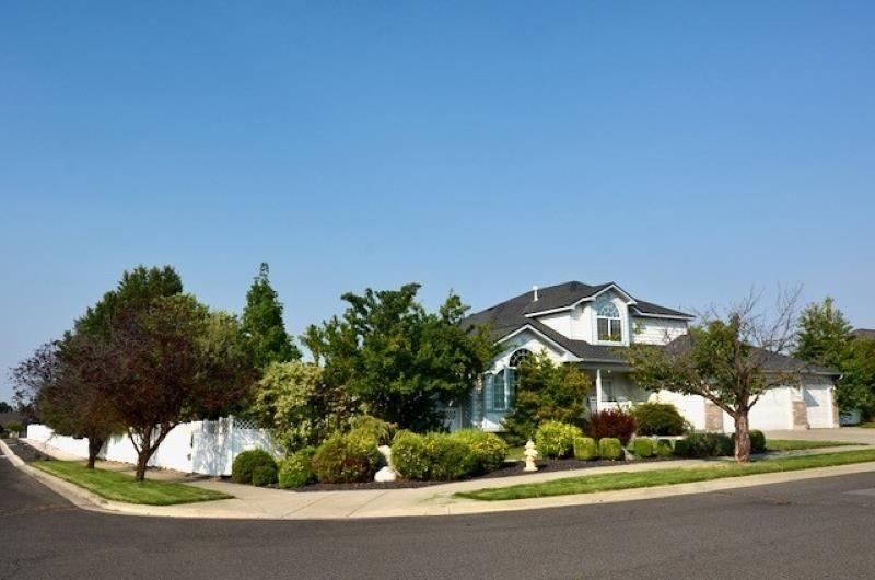 Property Photo:  2826 W Hawthorne Rd  WA 99208 