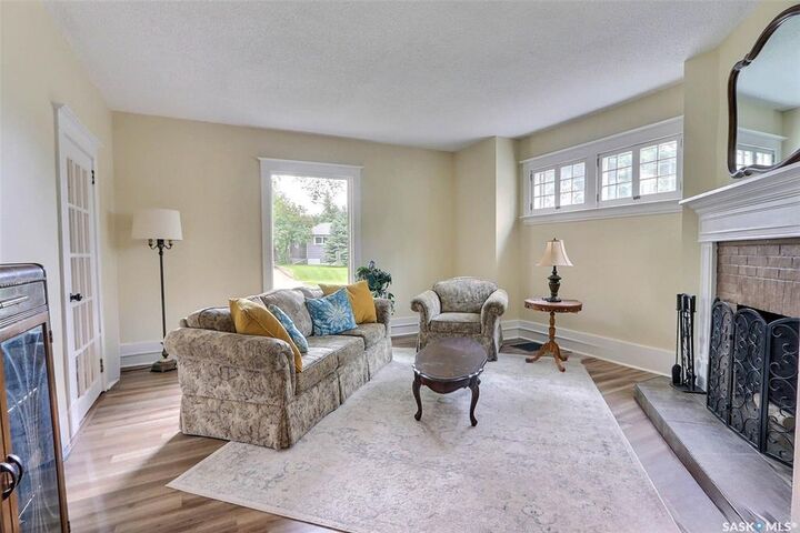 Property Photo:  630 21st Street W  SK S6V 4J7 