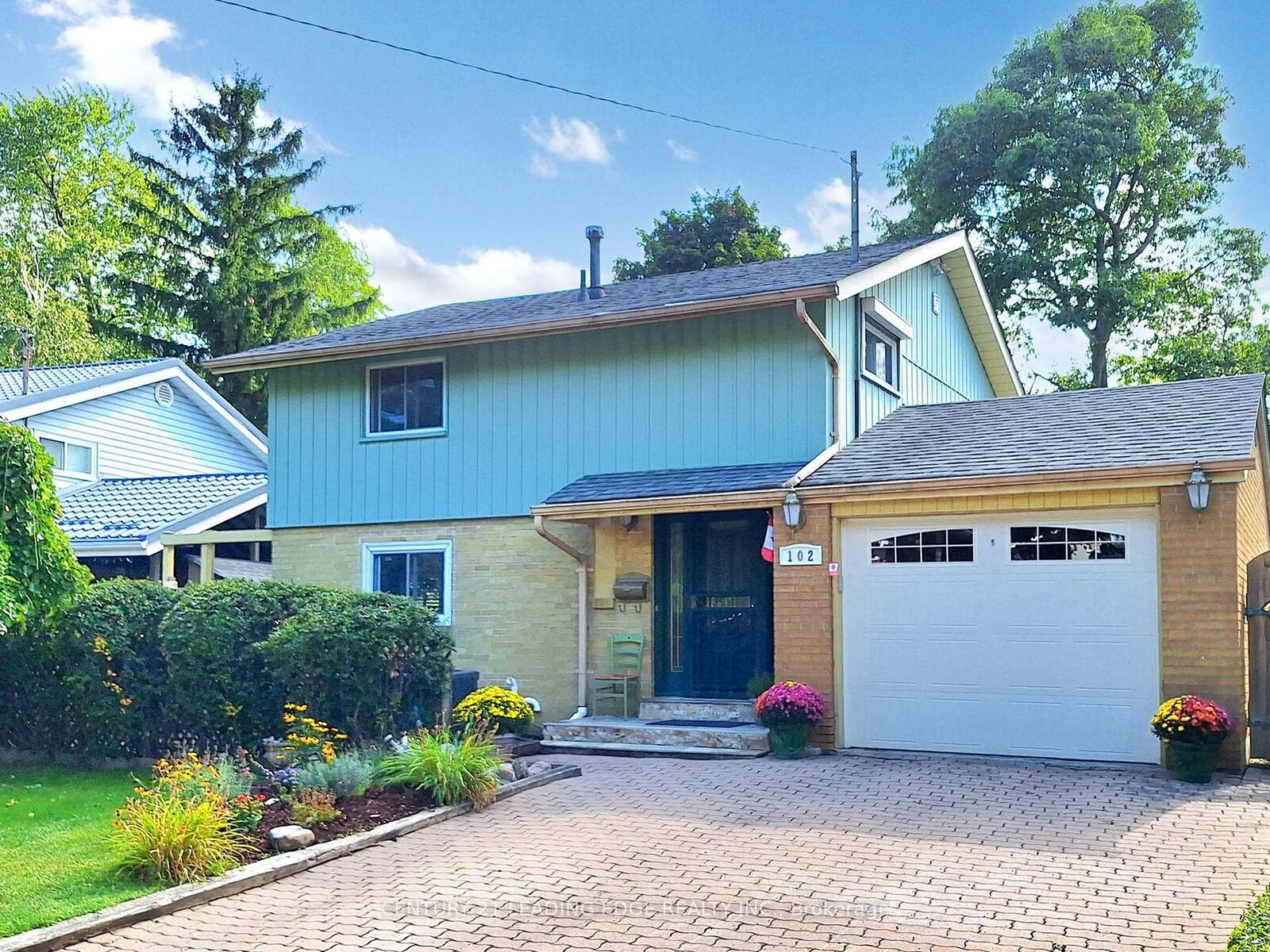 Property Photo: 102 Botany Hill Road ON M1G 3K7