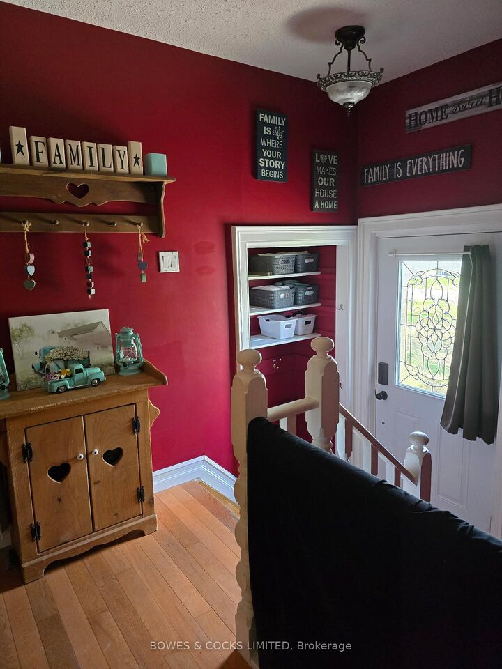 Property Photo: 33 Maple Grove Road ON K9V 4R6