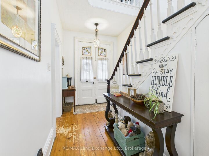 Property Photo:  20 Queen Street  ON N0G 2R0 