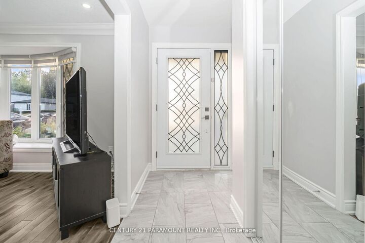 Photo de la propriété: 4 Beechwood Crescent ON L6T 1Y1