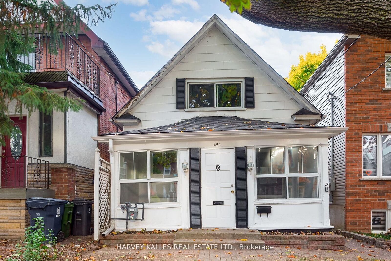 Property Photo: 205 Wychwood Avenue ON M6C 2T5