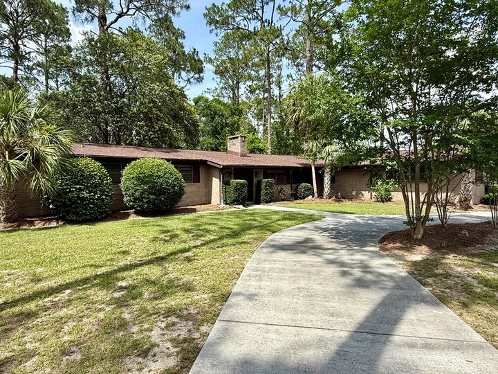 Property Photo:  786 Parkview Cir  GA 31602