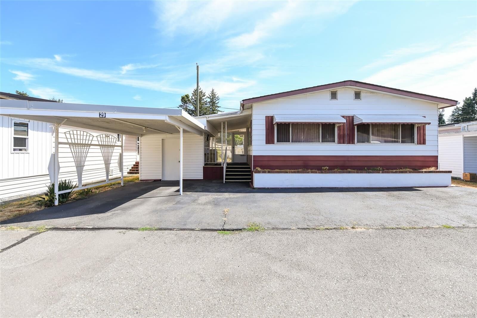 Property Photo: 1240 Wilkinson Rd 29 BC V9M 3X8
