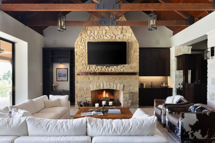 Property Photo:  15016 Flat Top Ranch Road  TX 78732 