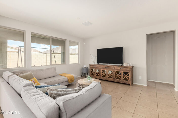 Property Photo:  22544 E Via Estancia --  AZ 85142 