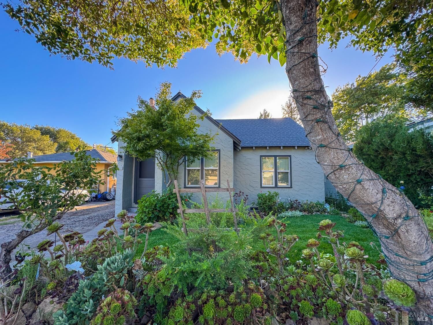 Property Photo:  717 719 Brown Street  CA 95404 