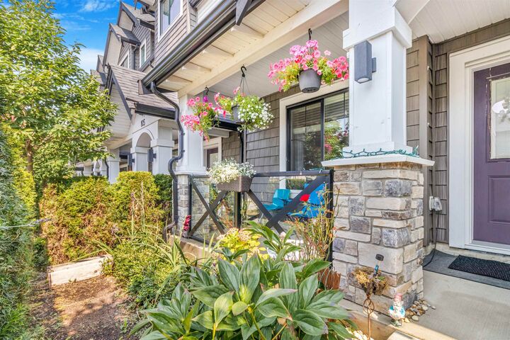 Photo de la propriété:  6030 142 Street 104  BC V3X 0J5 