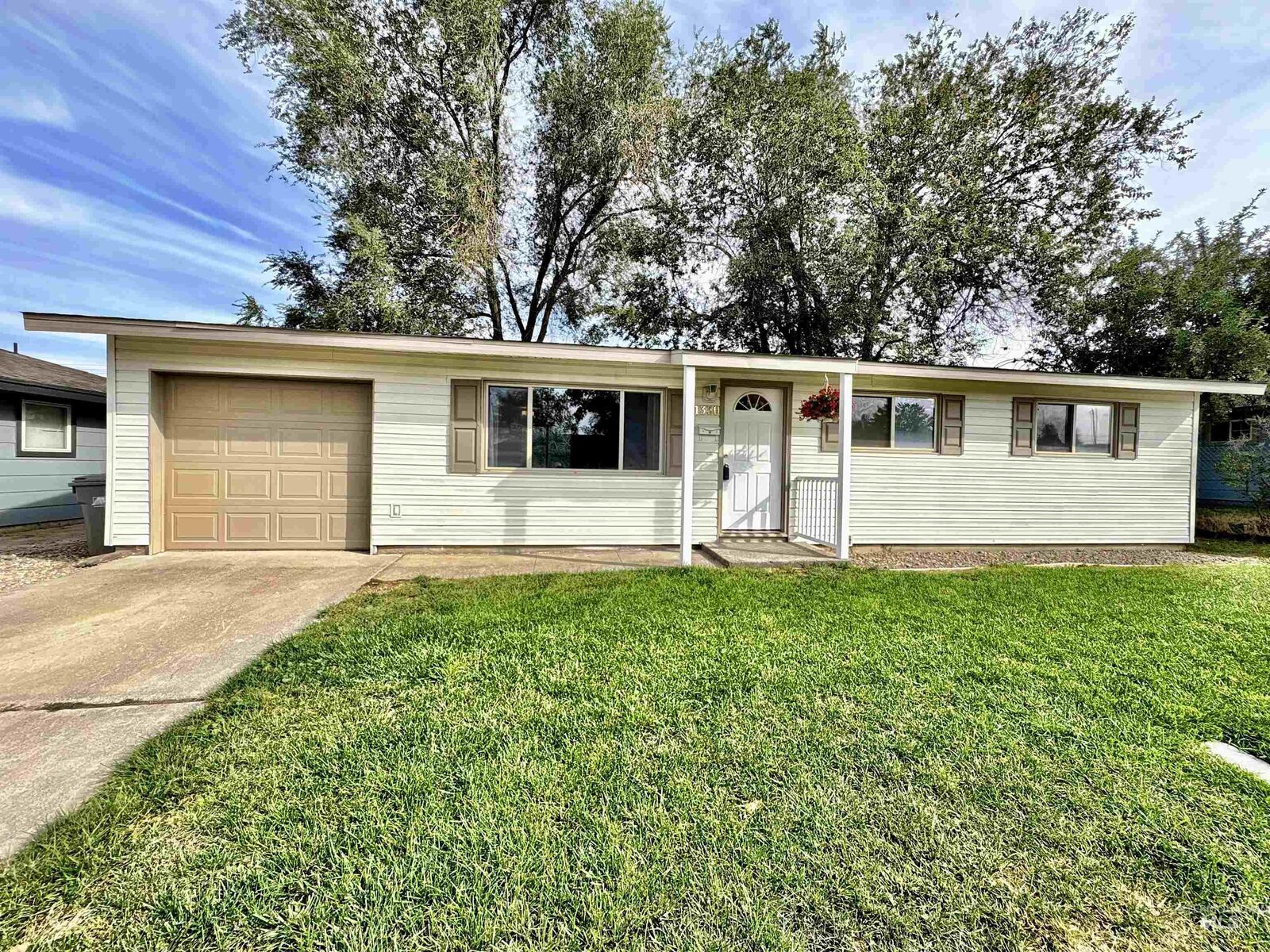 Property Photo:  1330 E 16th N  ID 83647 