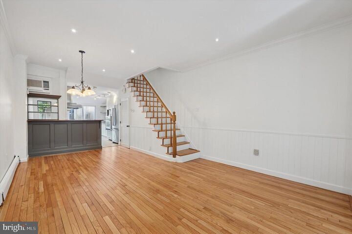 Property Photo:  203 Carpenter Street  PA 19147 