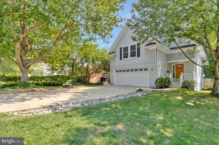 210 N Oak Street  Falls Church VA 22046 photo
