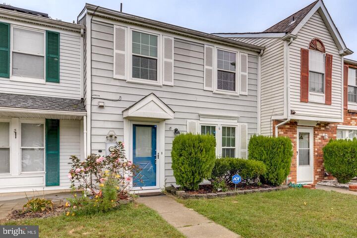 Property Photo:  6 Victoria Manor Court  NJ 08081 