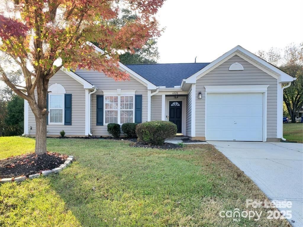Property Photo:  6828 Ayrshire Glen Place  NC 28273 
