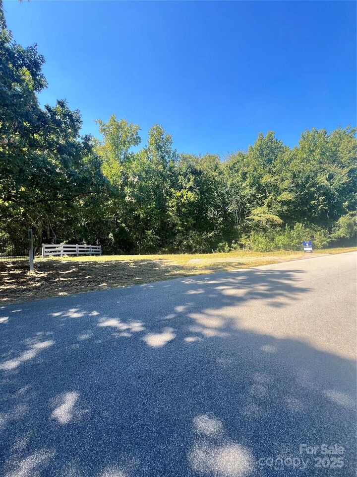 Property Photo:  240 Niven Road  SC 29720 