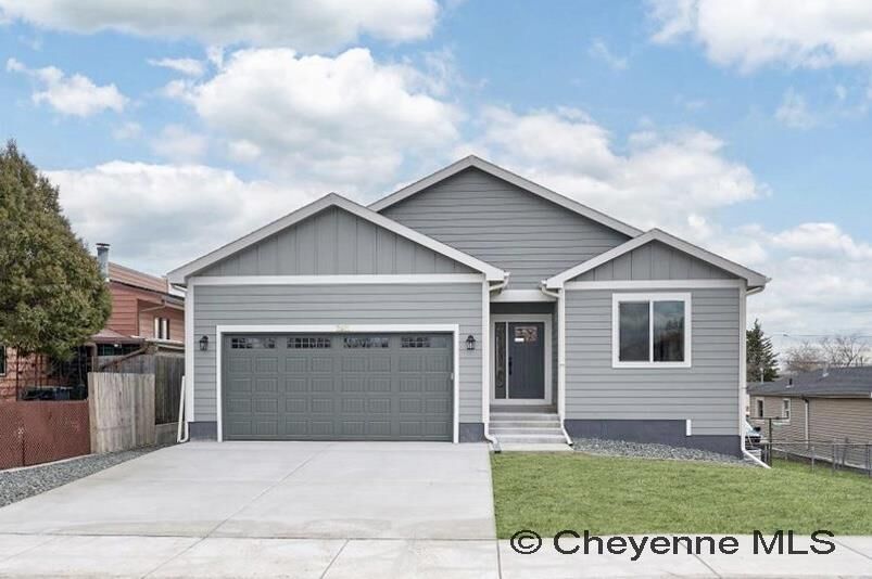 Property Photo:  2521 E 12th St  WY 82001 