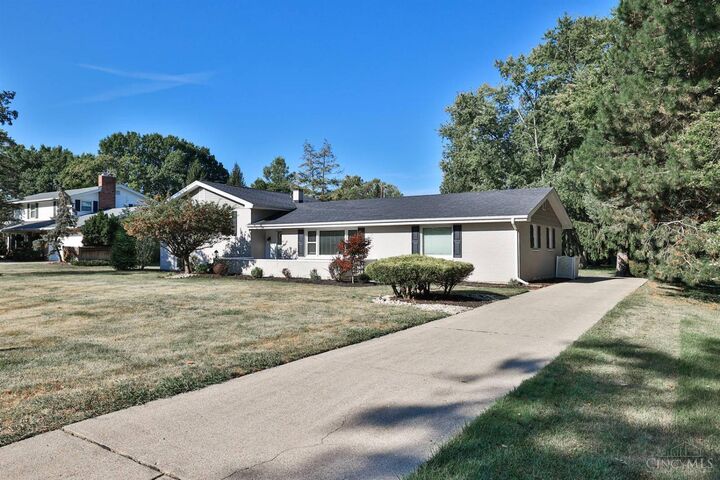 Property Photo:  612 Kenridge Drive  OH 45042 