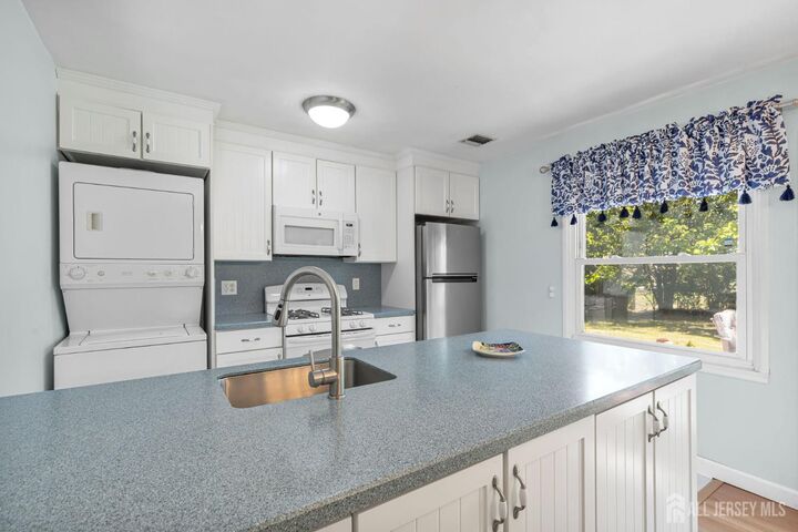 Property Photo:  26 Constable Road  NJ 08824 