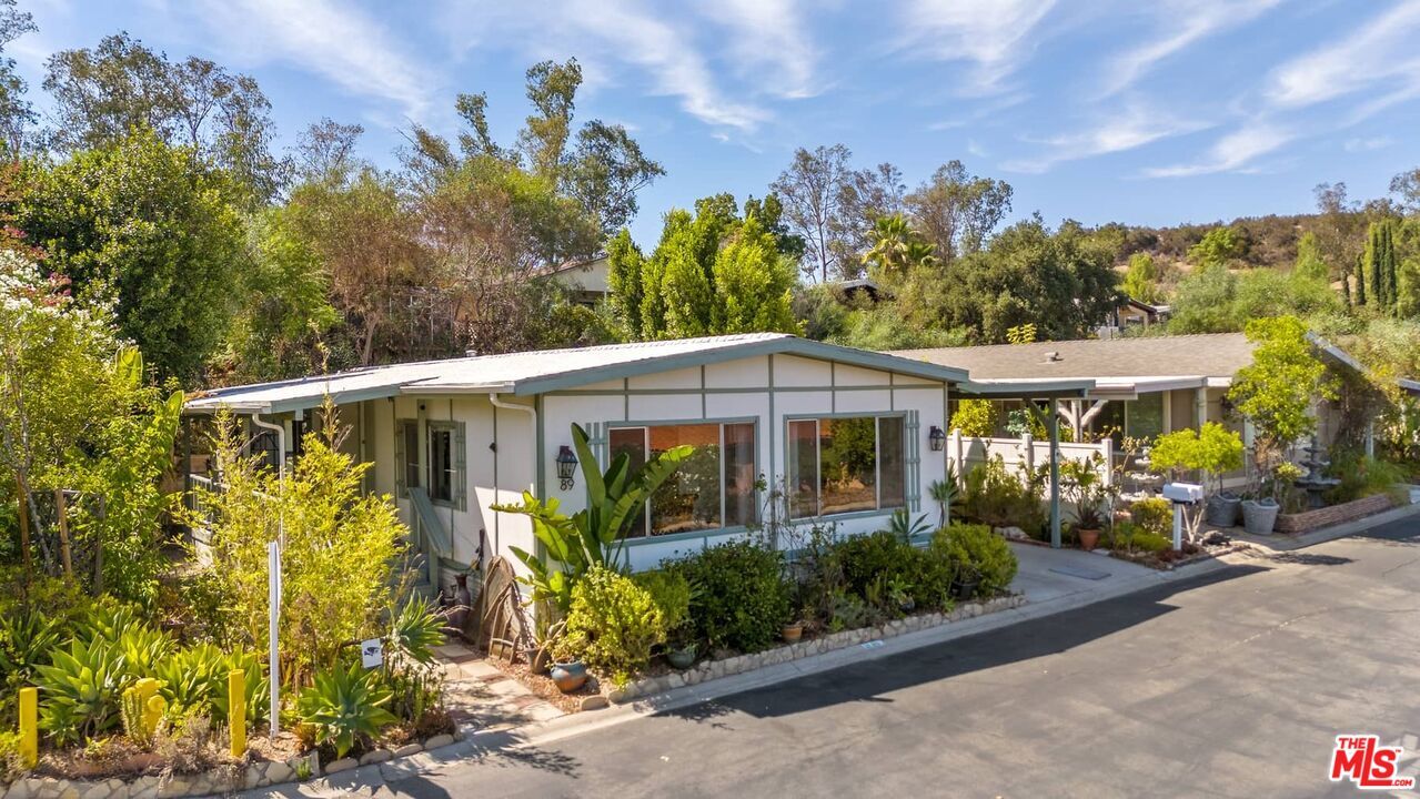 Property Photo:  23777 Mulholland Hwy  CA 91302 