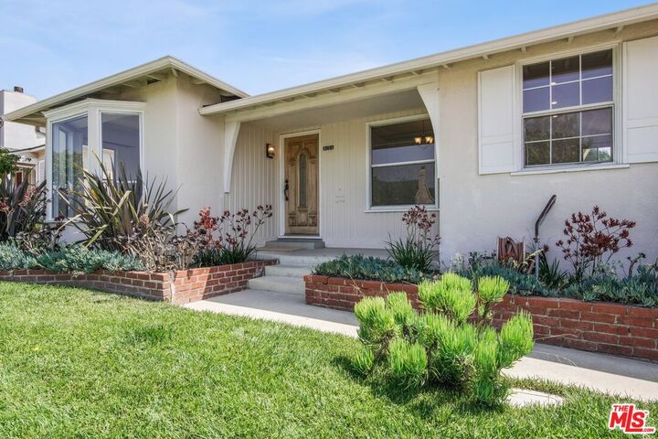 Property Photo: 8150 Kenyon Ave CA 90045