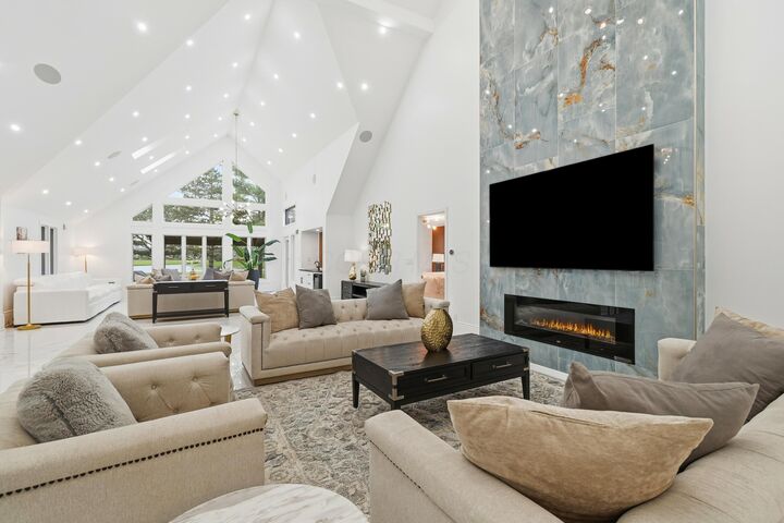 Property Photo: 8661 Craigston Court OH 43017