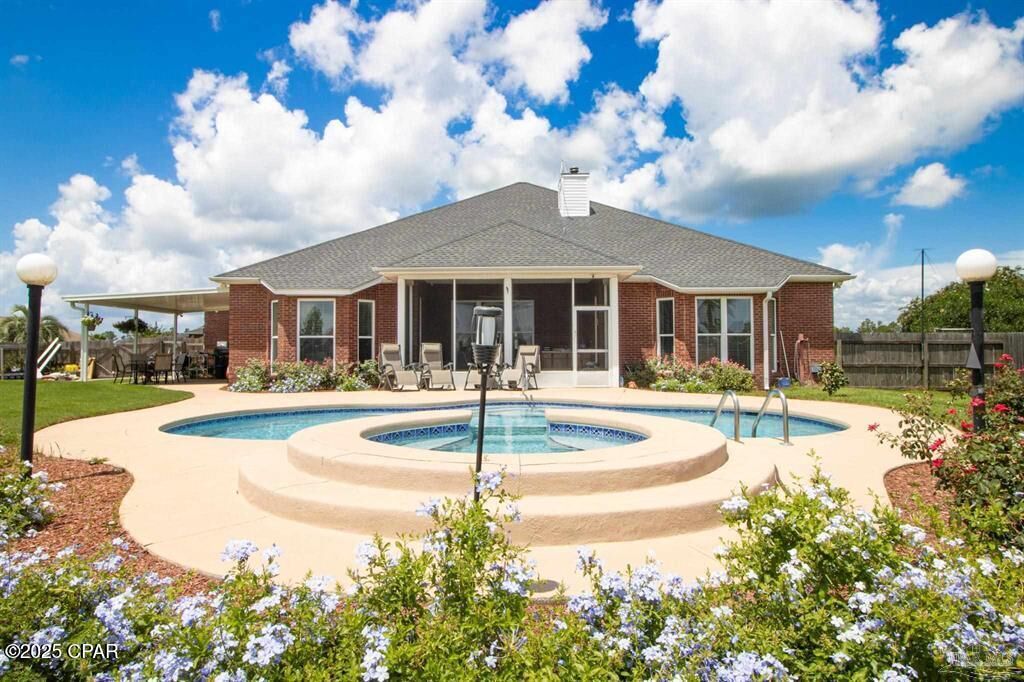 Property Photo:  7524 Nautical Court  FL 32409 