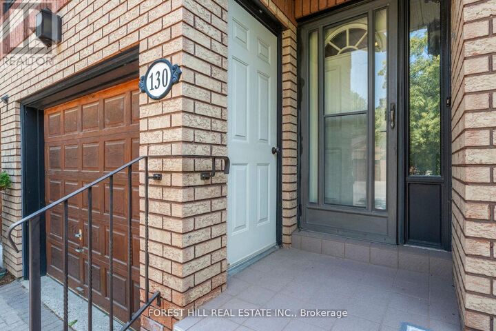Property Photo: 130 Green Briar Road ON L9R 1S2